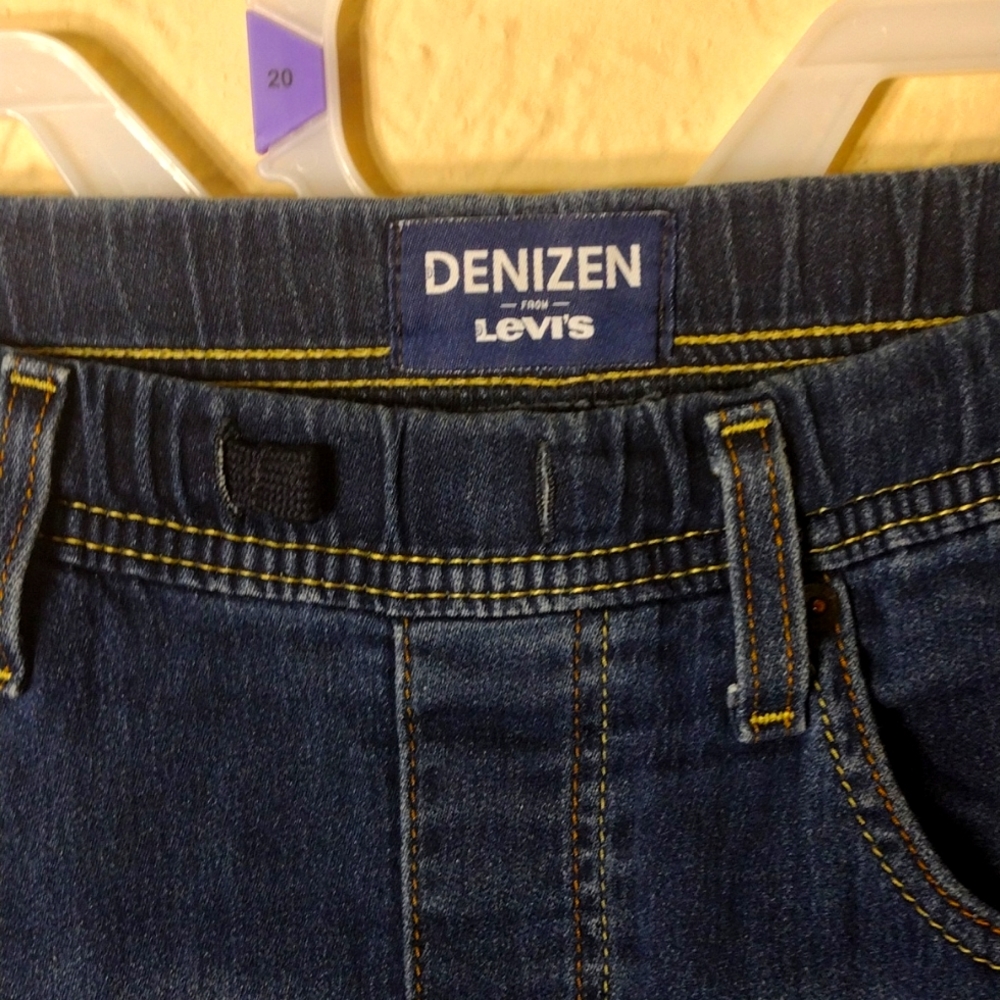 Denizen Levi's Jeans - Picture 3 of 3